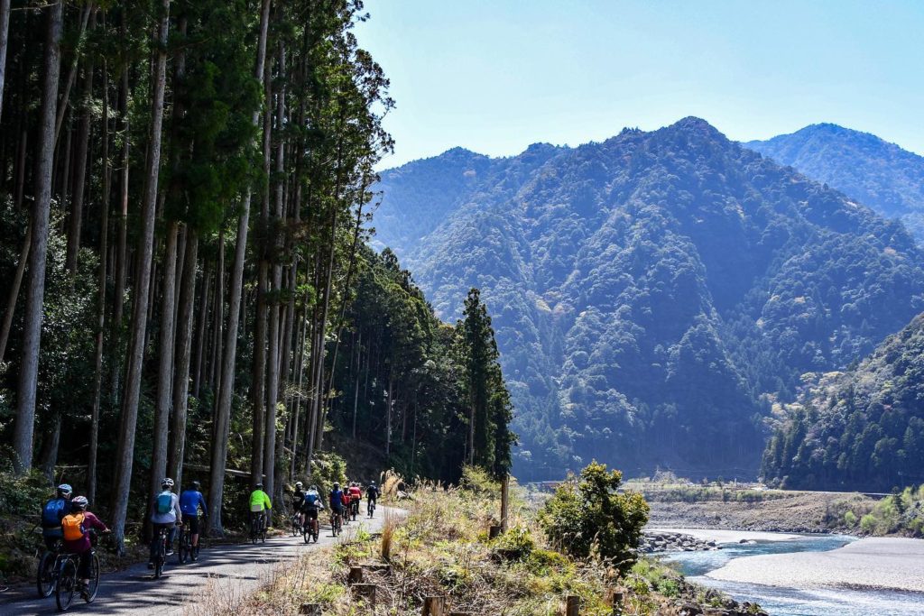 Visited an historical onsen town and the world’s largest Torii gate of Kumano Grand Shrine colored by Sakura blossoms！”KUMANO-KODO Pilgrimage Bike & Hike Tour” day 4