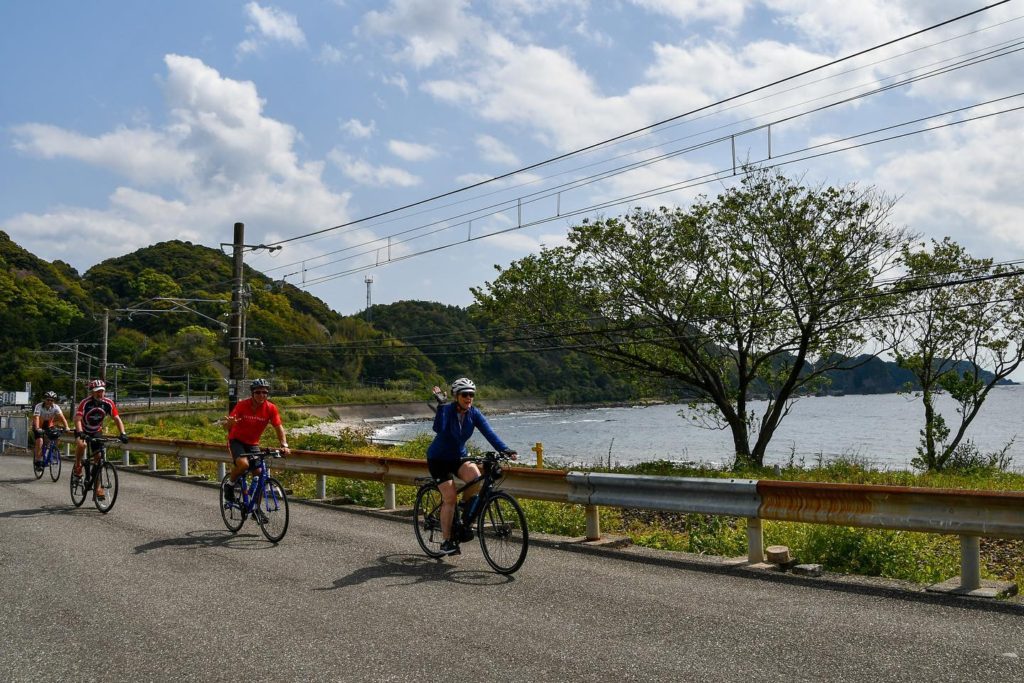 Experienced delicious food, gorgeous onsens, and felt the great nature and sacred history！The second “KUMANO-KODO Pilgrimage Bike & Hike Tour” has finished !!