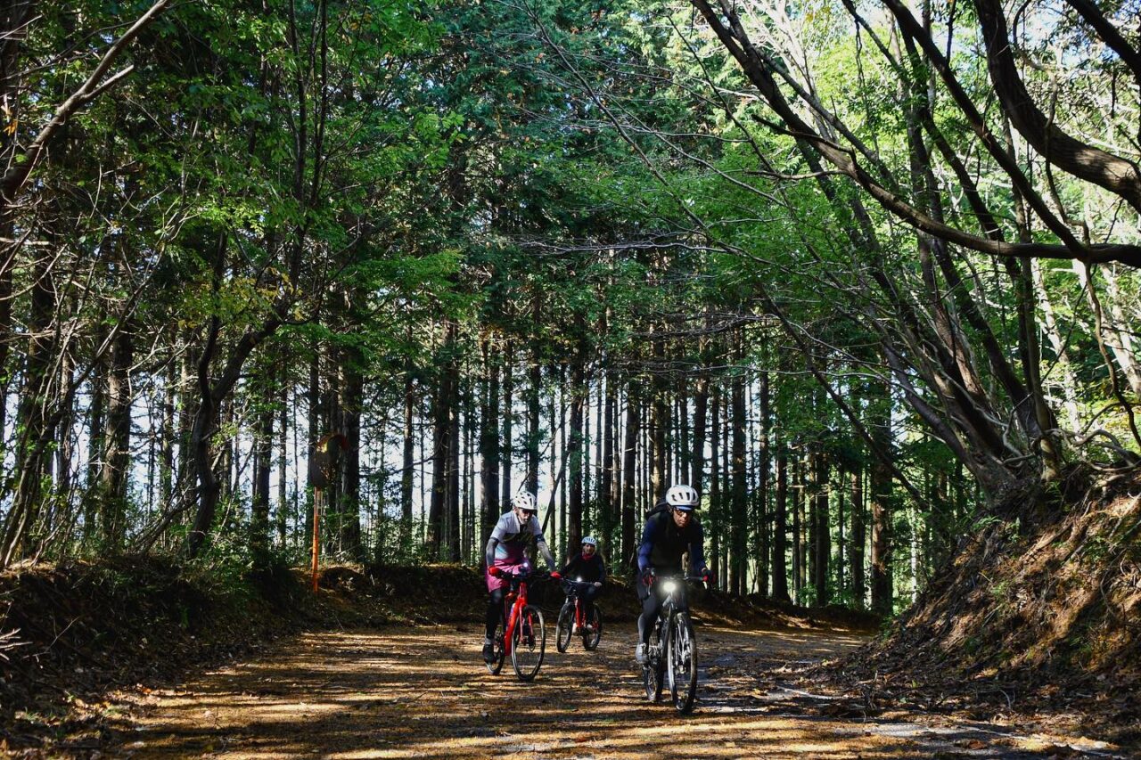 Ride along quiet, winding forest roads and learn about sake making at a 100-year-old organic sake brewery！ “Gravel & Craft Nasu -Mashiko” stage 2