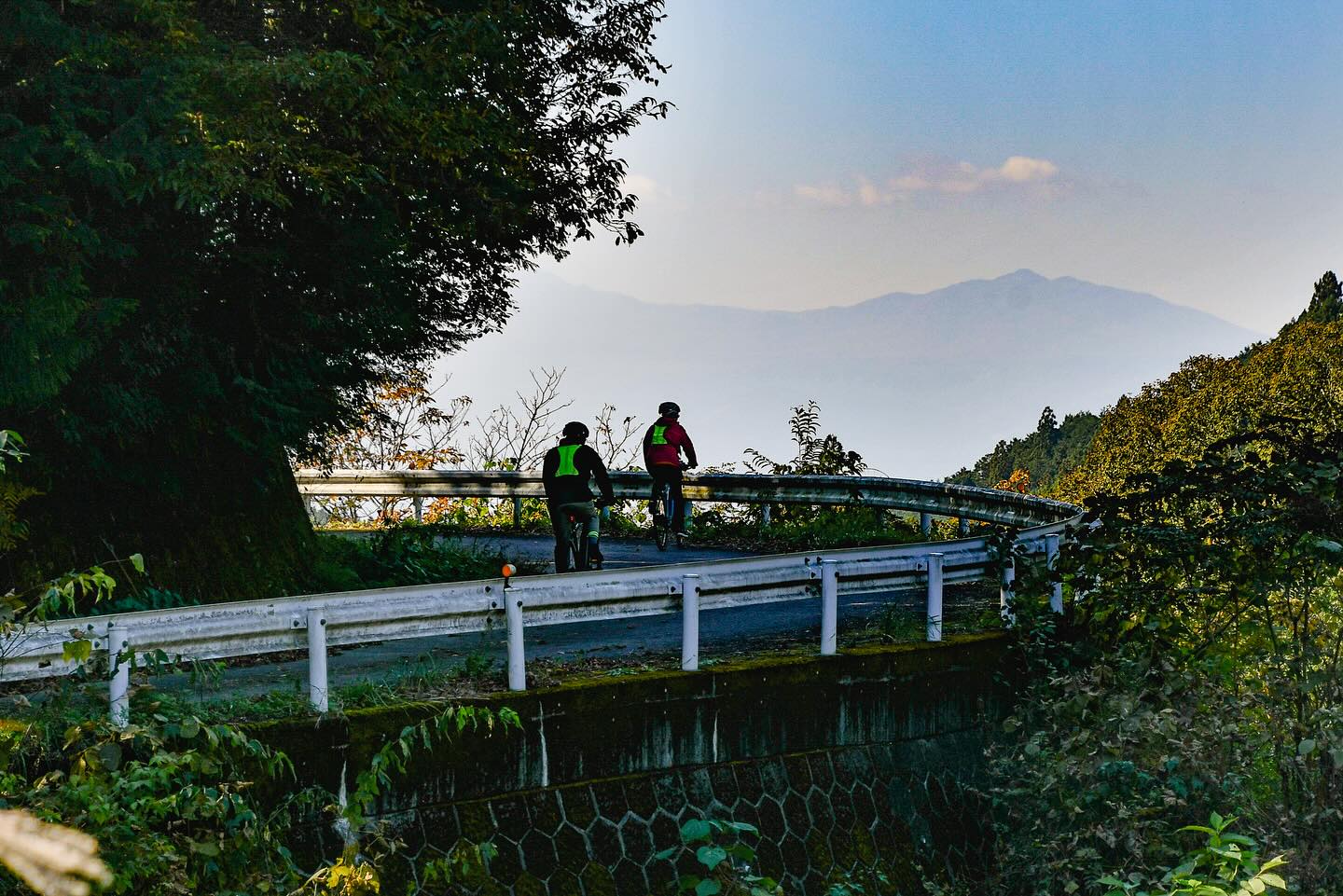 Satoyama in Full Color: Craft & E-Bike Journey from Nasu to Mashiko
